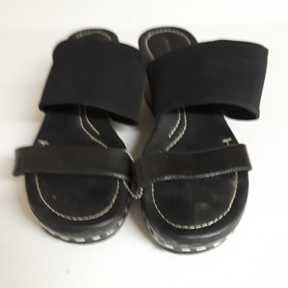 Donald J. Pliner black strappy platform sandals